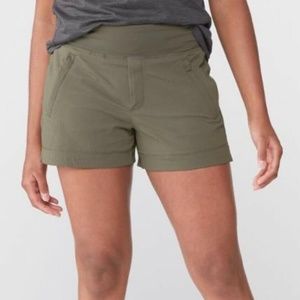 Size 4 Women's Athleta Trekkie North Shorts - Mountain Olive, new w/ tags